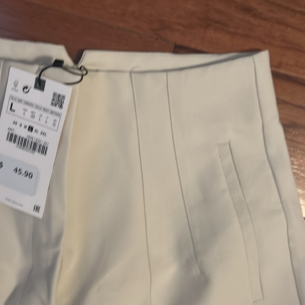 Elegant Cream Women's Pants - Picture 4 of 10